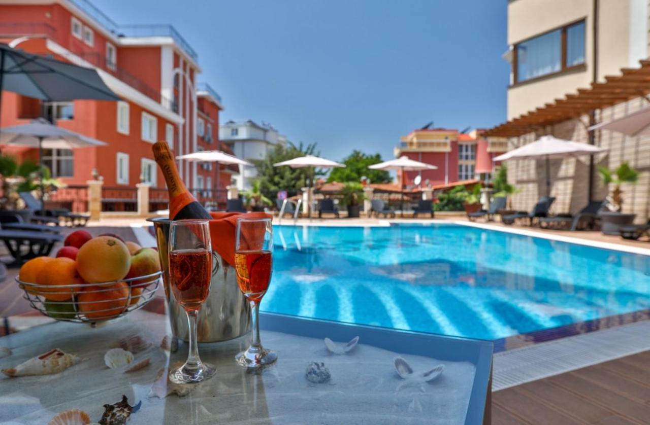 Vip Club Dolphin Coast Aparthotel Sunny Beach Exterior foto